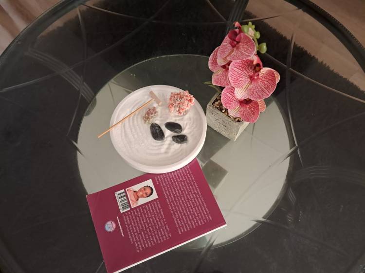 Back book cover on coffee table